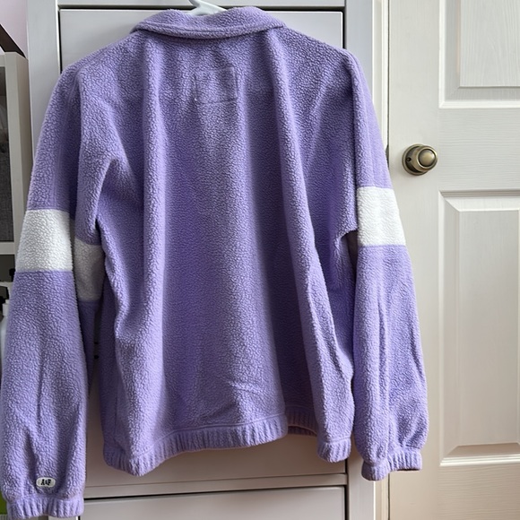 Fuzzy, light purple abercrombie sweater - Picture 4 of 4